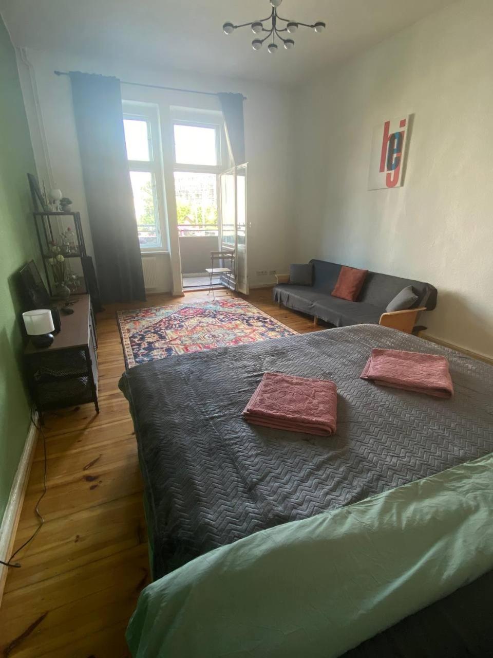 Stylish 2-Room Apartment With Balcony Next To East Side Gallery Berlin Dış mekan fotoğraf