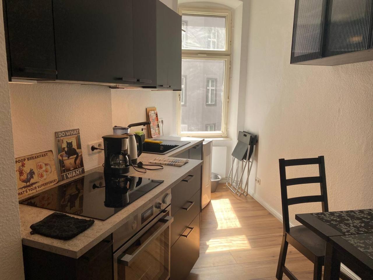 Stylish 2-Room Apartment With Balcony Next To East Side Gallery Berlin Dış mekan fotoğraf